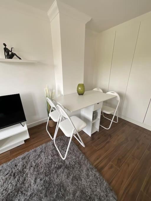 Wick  Self Contained Guest Flat 아파트 외부 사진